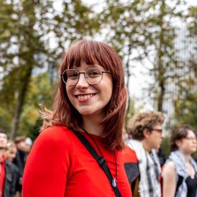 larapekool's profile picture. kvind de aarde cool🌍 (en comac vind ik ook heel cool zeker op de vub)