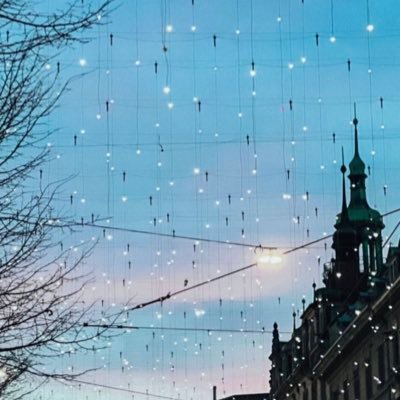 syalala10_'s profile picture. 