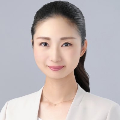 ◇国民民主党 愛知県第7区総支部 総支部長 ◇1987年(昭和62年)11月26日 37歳 ◇小学5年生の娘と小学3年生三つ子の息子4人の母 ◇高校・大学時代は空手部に所属 県大会や東海大会優勝、インターハイ出場 ◇愛知県内の多胎家庭支援 ◇高齢者福祉、障害者福祉の現場と組織マネジメント