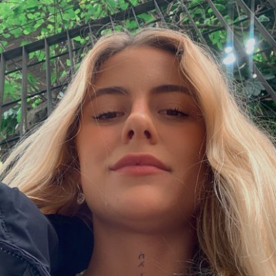 Montreal girl with a soft heart and a sharp smirk 😘
Sweet in French, a little wicked in private
Explore the vibe of my free link, secrets unlocked. 💉