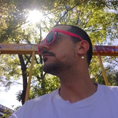 embajador90's profile picture. fundamentalista del 4-3-1-2

siempre imaginé que la humanidad iba a plantearle una mejor batalla a la aparición de la inteligencia artificial