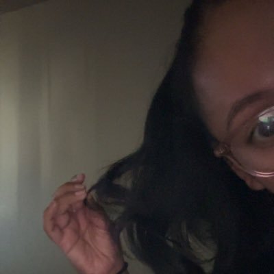 shesaidque's profile picture. 