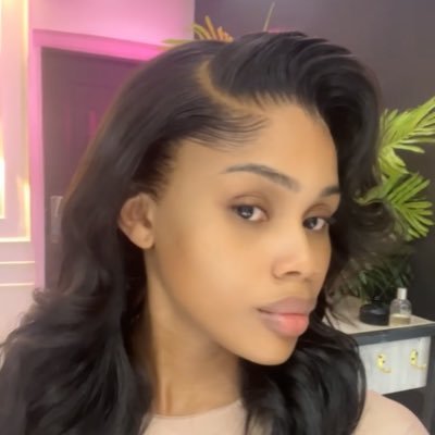 nonyelummm's profile picture. Beauty,forex and fashion. 🥂