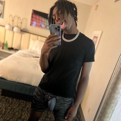 tap in for collaboration 🍆💦 main Page gone @7k🤬 exclusive adult content only 🥵🥵🔞😈 no games no BS❌🛑 I'm a massage therapist I do full body massage