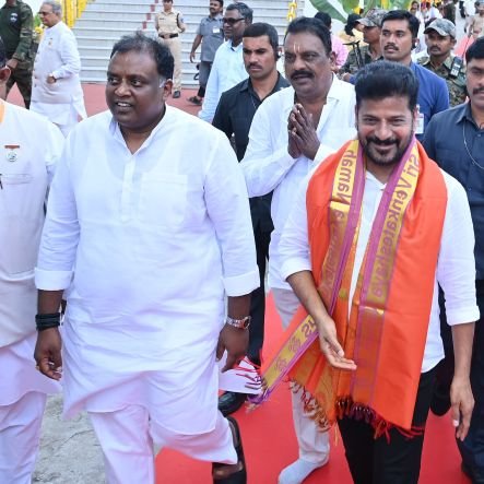 President Khairtabad DCC(HYDERABAD CENTRAL ) !Former @INCTelangana Secretary | Former @IYC & @NSUI | Dentist | Social Worker | Film Producer @SVMM_Official |
