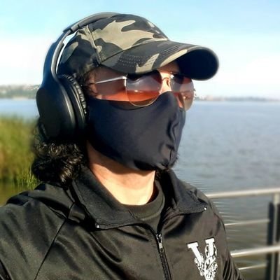 Twitter oficial do André. Atualizado por ele e por sua equipe.
Rock n' Roll 🎸 | Videogames 🎮 | Paz ✌
https://t.co/CPwU5bPviR - Blog sobre videogames
