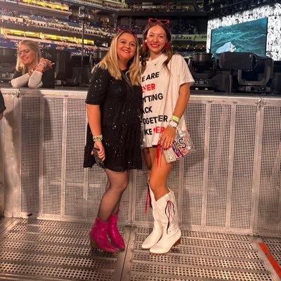 SWIFTIE from the start!! Hoping to meet Taylor Swift one day! KY GIRL💗 TN replied x14 & liked x23 TS LIKED x1 TIK TOK Emilym131313