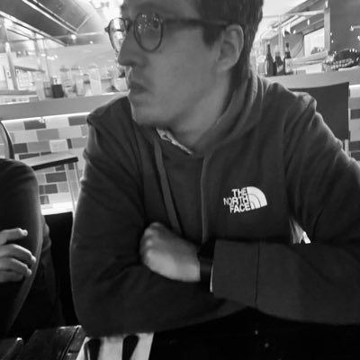 Me gusta la musica fui estudiante del IPN y le voy a Pumas. Soy fundador de la página Lo Intelectual de la Musica el twitter: @LoIntelecM