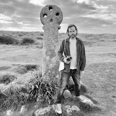 Artist. Author of Atmosphere of Mona, co-founder of @the_stone_club 🌿🪨articles for @tweetbytheriver @Resurgence_mag @Permaculturemag #MDANT
