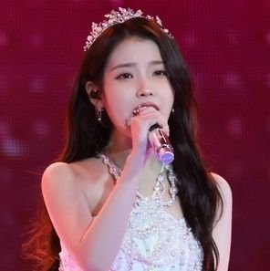 IU is my CELEBRITY 💛 | CEBUaena 🇵🇭 | ISTJ 🪽 | All credits go to the owners of the photos and videos you see in this timeline 🐣