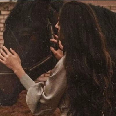 ربّاه إنّ الرّوح ترجو رحمة تاه الطريق فيا إلهي دلّها ضاقت بها الدّنيا و بابك مشرع إن لم تكن أنت المغيث فمن لها؟