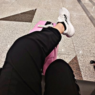 AreZLab's profile picture. ❦90'𝓈 
★𝓂𝓊𝓈𝓉𝒶𝓇𝒹