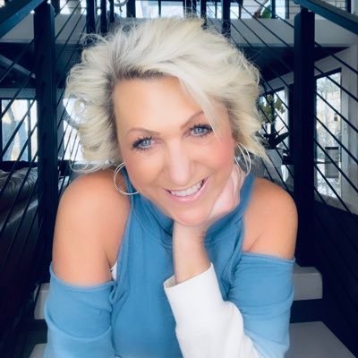 Awaken Your True Essence 💫 Spiritual & Holistic Life Coach ✨Metaphysical Practitioner 🌟 Be a Light in our Planetary Shift ∞ Seek Truth, Question EVERYTHING ∞