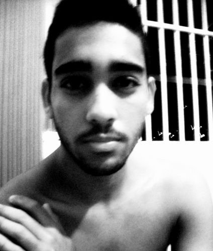 Se o bom de viver é estar vivo, ter amor, ter abrigo e nos sonhos ter motivos pra cantar ♪