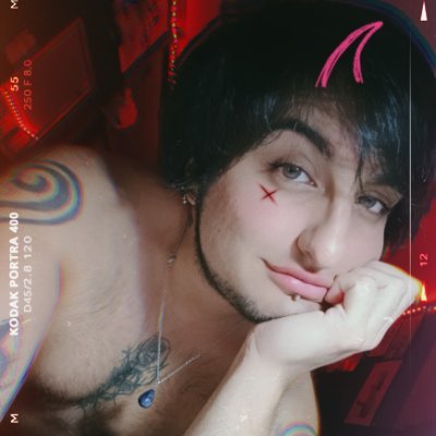NO HAGO ENCUENTROS.
Transmasc local. 🏳️⚧️ 6 años en testo.
30s, otaku, autista, boylesque y ero-cosplayer a veces.
Doctor de animalitos en proceso.