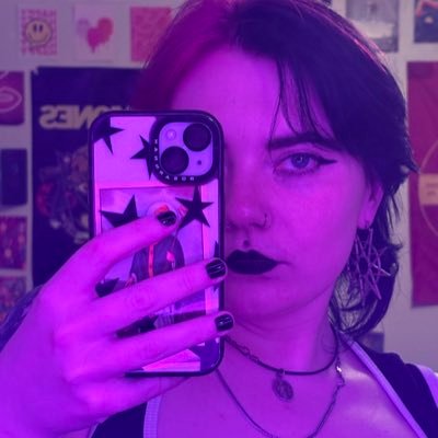 crustpunkcowboy's profile picture. iconic. sexy. fake.