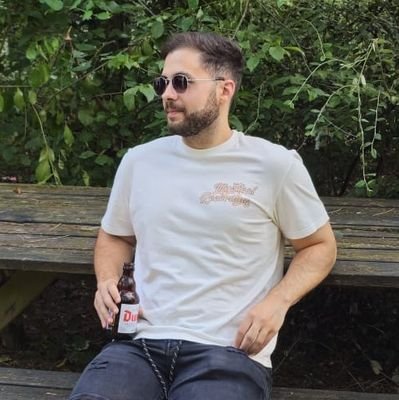 JA_whitex's profile picture. Graduado en ingeniería informática y jugador de fighting games (si no está roto que se lo pille otro).