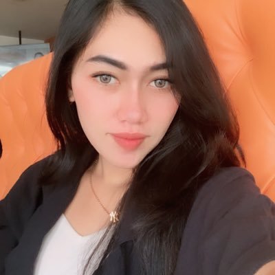 itsmemoon8's profile picture. follow ig: bulanrahayuuu