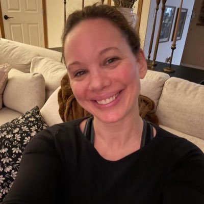 Carocharle44021's profile picture. With God all things are possible 🙏🙏