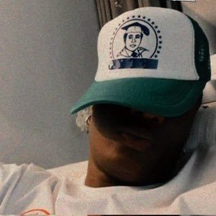 _piuswest_'s profile picture. just making lemonade out of life’s lemon 🍋