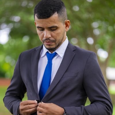 Vascaíno
Cristão/católico
Eng.eletricista em formação
Funcionário público