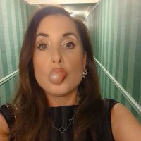 Victoria Arnstein (@vickyarnstein) Twitter profile photo