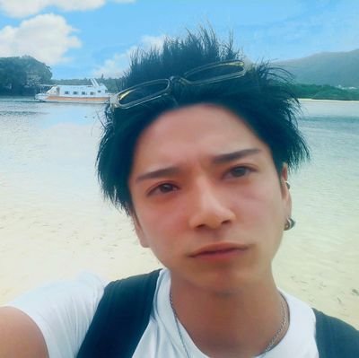 ログインエラーで新しく作りました🤯知ってる方はフォローお願いします🙏
ただのアニオタ、ガジェオタでございます
スプラやってまする🦑 cluster始めました(ΦωΦ)◀パラッパのアイコンのヤツ