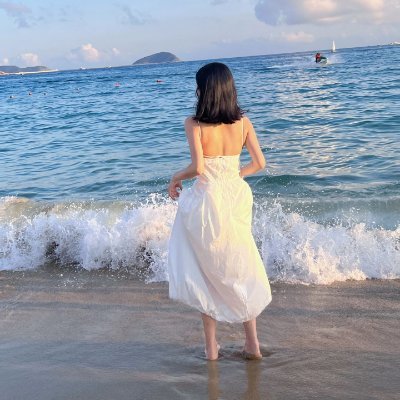 scarlet7689's profile picture. Chasing dreams & flights. Beautiful, bold, and thriving.