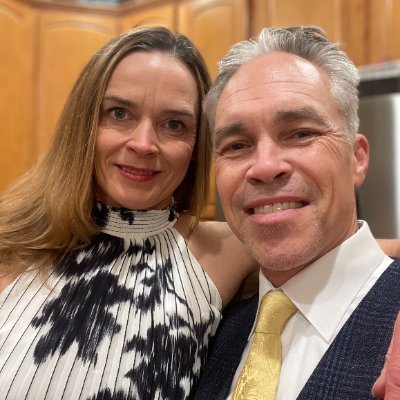 platinum_body_'s profile picture. CEO @platinum_body_ Online 1:1 Body Transformation Expert. 🖥 I help busy men and women over 40 Shred fat and Look better naked. BOOK A CALL NOW! LINK BELOW 👇