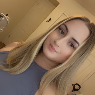 UmSamanthaa's profile picture. 