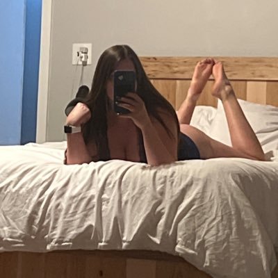 ⚠️ warning: profile contains high-ly addictive content ⚠️ • Canadian Stoner Milf •🌶️🔗⬇️