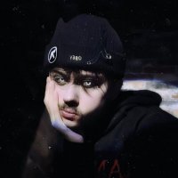 t (@tyr0t) 's Twitter Profile