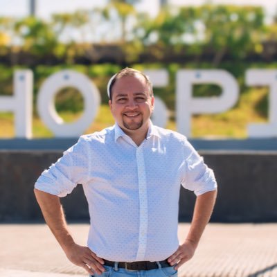Papá de Martina y Luciana bebé, esposo de Yanina Sabat, Criminalista, @RNChile y @UdeChile. Concejal de la comuna de #AltoHospicio