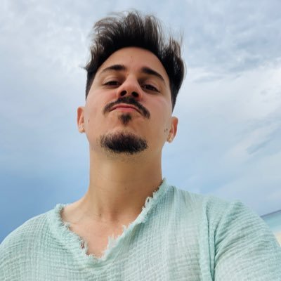 Heyitsmeerodney's profile picture. M. Sc. Teaching of the Foreign Languages🧣 | Focused on Innovation, Leadership & Professionalism 🌌| Passionate about a Creative & Progressive Future ✨