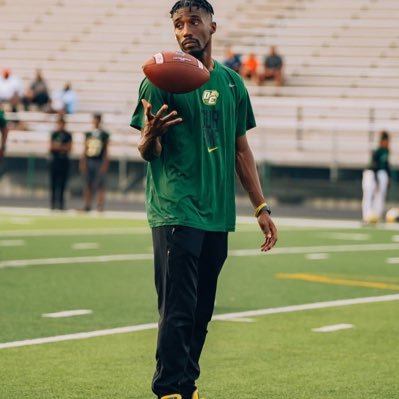 tspivey22's profile picture. DESOTORACcity6#||⚜️|| Desoto 16’ State Champion🦅|| 2020 National champions CEDAR HILL || Team 🇱🇷 Track and Field ||Proverbs 22:6 ||