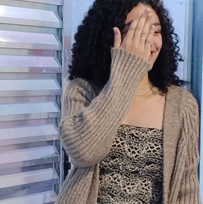 allebasionly's profile picture. pessoas e surtos.