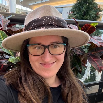 I tweet about pop culture, my cat (@amazingastridp), my husband (@Apurdum2) my dog and more. Nonprofit social media manager. She/her.