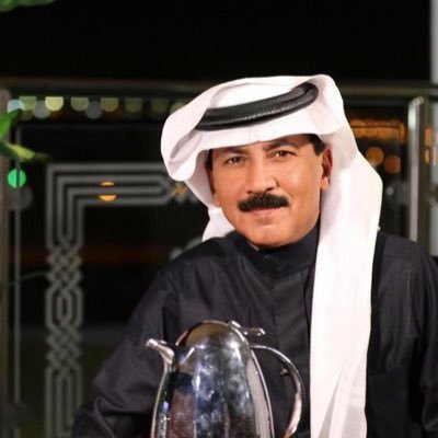 ( شاعر كتب للوطن وللعاطفة تغنى بها كبار النجوم )....( عندما يكون للضجيج صوتاً مزعجاً فإن الصمت أهدأ وأجمل وأروع )💙💛