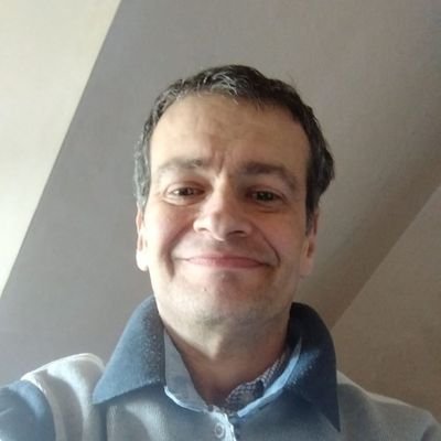 J'écoute 3 radios sur mon téléphone portable https://t.co/ho84hPYDaq, Radio https://t.co/oluN9YR5pl et https://t.co/jneacE9wmx