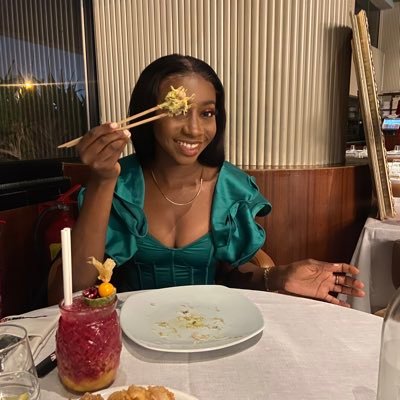 M.D 👩🏾⚕️||Aspiring Obstetrician ||Mist fans snlrentals(IG) ||The feisty one with the virtual booty ||SC: sarah_naa 🇬🇭 | 🇳🇱