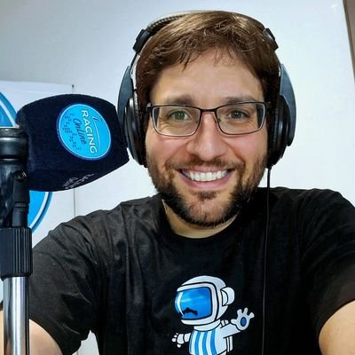Periodista - creador de ACADEMIA DE EMOCIONES - conductor de @AkdEmociones - conductor en @EspacioAcade y docente 🎙💙🤍🎙
https://t.co/q4zhMAXCOq