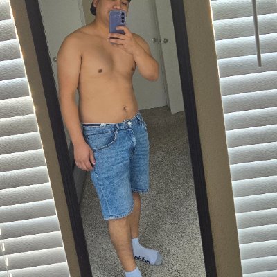 Buscando nuevas amistades para compartir y disfrutar 😉
Single