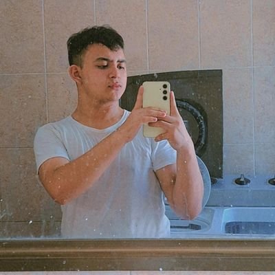 AGUILARGAM69548's profile picture. 