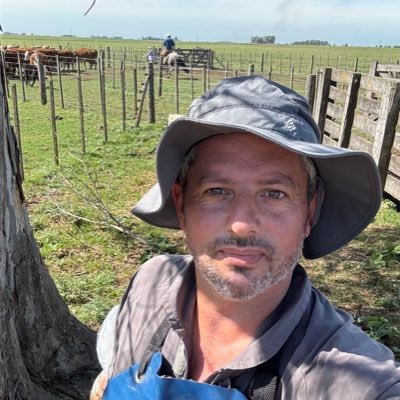 Papá de JC, Cata y Borja. Hoy menos nómade que antes. Veterinario Rural. No como mayonesa. Pensamiento positivo siempre.