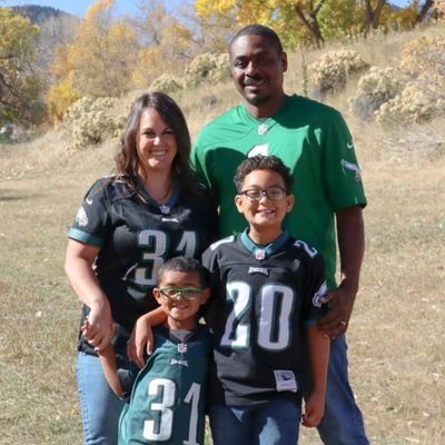 #BoyMom to 2 amazing sons, loves to read with a glass of wine🍷, #IDAddicts! likes reality tv🤷♀️ Wants to see the world! 🌎 family/friends are the best!