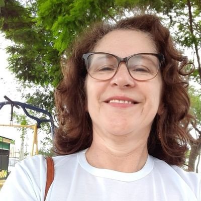 Brasileira, cristã conservadora por convicção.