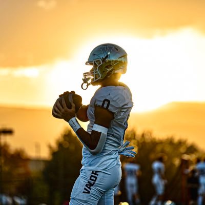 Valor Christian High School 2025 | 6’3” 220 lbs | Football #0 DE/TE | Rugby 🌟🌟🌟🌟, 9th in 🇺🇸, 8 Man/Lock| GPA 3.5 | email: elliot.smyth@govalor.com