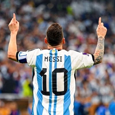 Birth name Yunus a.k.a YUNAL.
I'm a football player ⚽️, Barcelona fan and Messi is my idol.