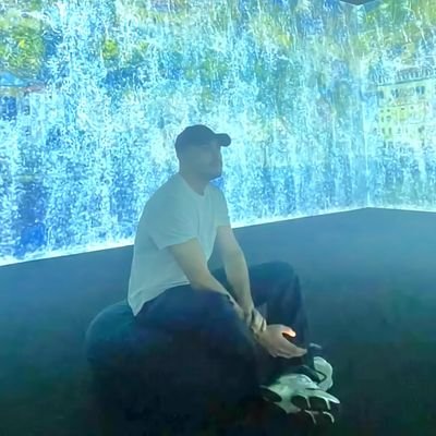 Athmane594's profile picture. Le chien aboie, la caravane passe.