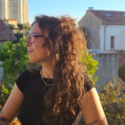 Merle chanteur de l'actu sur @RFI le matin | ex @RadioClassique @medi1radio | intervenante @IPJdauphine
J'aime l'actu inter, le féminisme, et les pâtes.